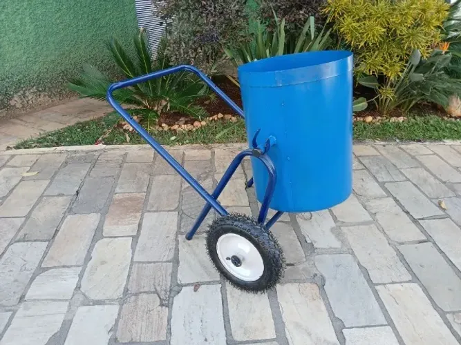 Carrinho gari para limpeza urbana e condomínios com duas rodas