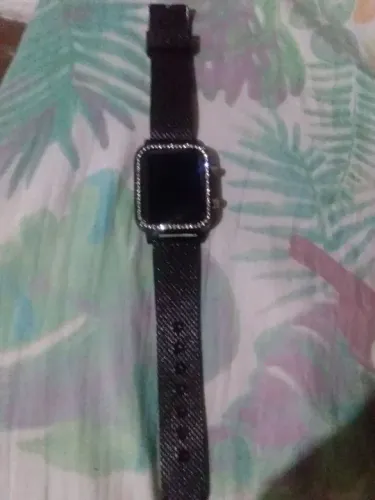 Relógio digital feminino com strass