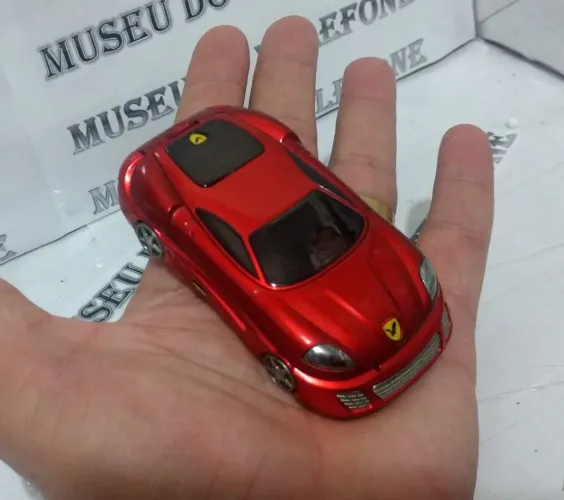 Celular antigo FERRARI 2 Chips CARROS RELIQUIA pequeno 