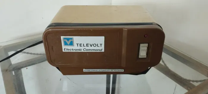 Estabilizador de energia antigo retro
