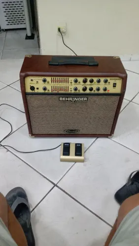 Amplificador para violão behringer acx1800