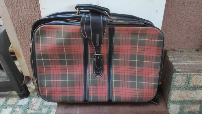 Mala anos 80 Vintage Clássica com Estampa Tartan