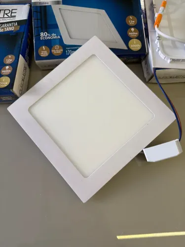 Painel LED Quadrado 12W 3000K - Iluminação Eficiente