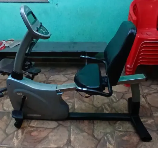 Ate 4x sem Juros - Bicicleta Ergométrica Eletromagnética Horizontal Vision Fitness R1500 