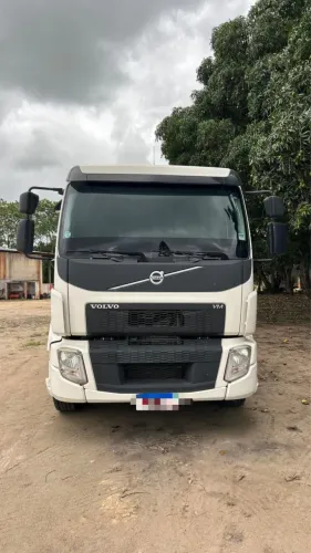 Volvo VM 330 8X4 PRANCHA ZERADA.