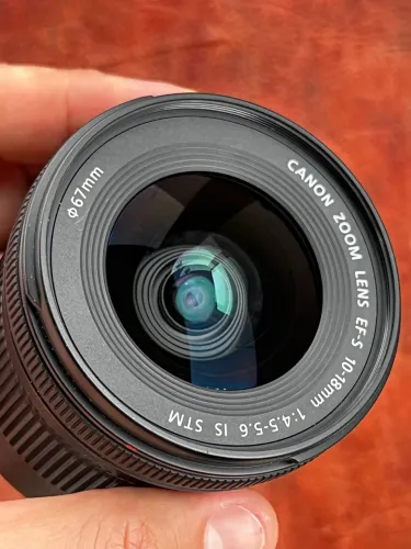 Lente Canon Ef-s 10-18mm F/4.5-5.6 IS STM