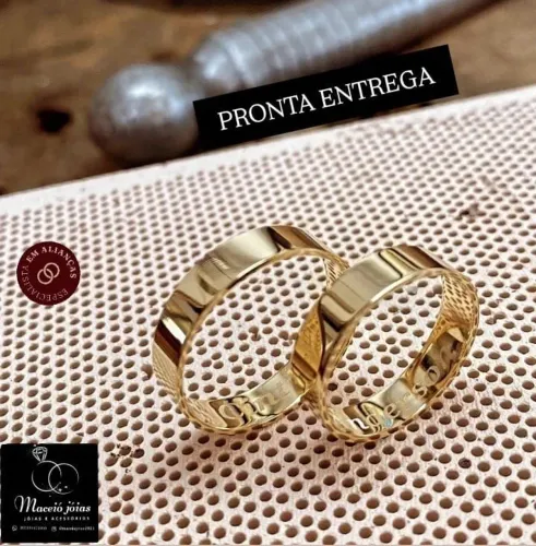 PAR DE ALIANÇAS BANHADAS A OURO 18KILATES