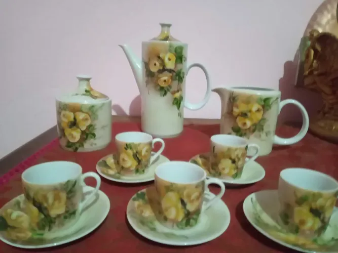 Conjunto de café antigo pintado á mão