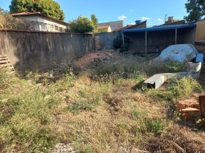 Região sul de Montes Claros/Bairro Funcionários Lote 400 M²...