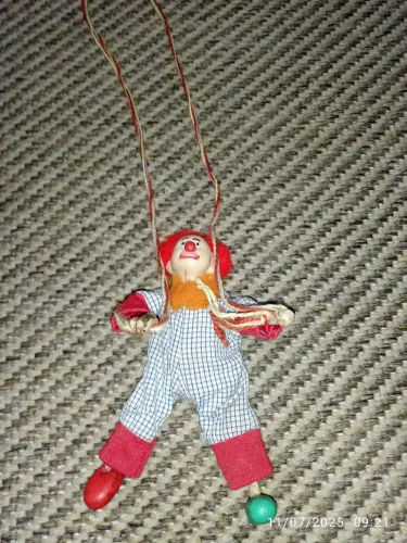 Boneco Palhaço Antigo de arame e Tecido