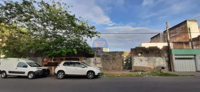 Terreno Murado à Venda 800 m² | Localização Estratégica e Grande Potencial de Uso