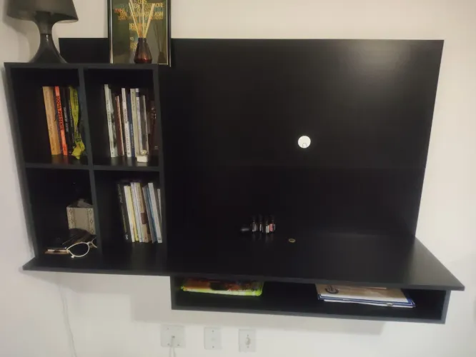 Painel para TV até 42 polegadas.