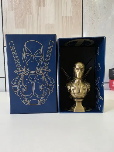 Busto Deadpool - Omelete Box / Marvel / Quebra a 4ª Parede / Metal