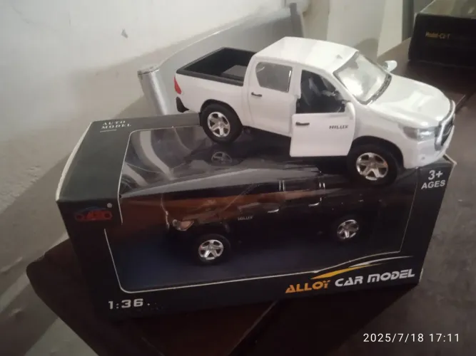 Miniatura de Carro Hilux - Colecionável