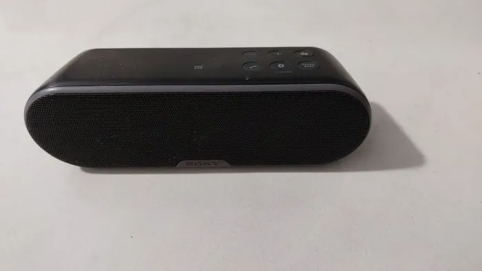 Caixa de Som Bluetooth Sony Portátil TEM QUE TROCAR A BATERIA SÓ VENDA NÃO TROCO POR NADA