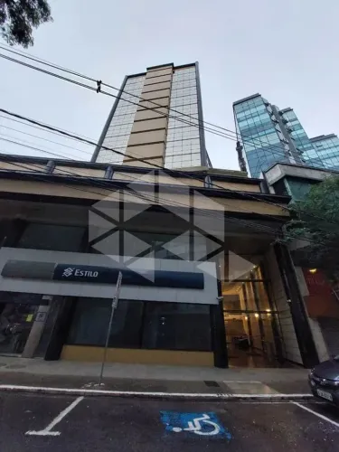Sala comercial com 25m² para alugar no Centro de Florianópolis