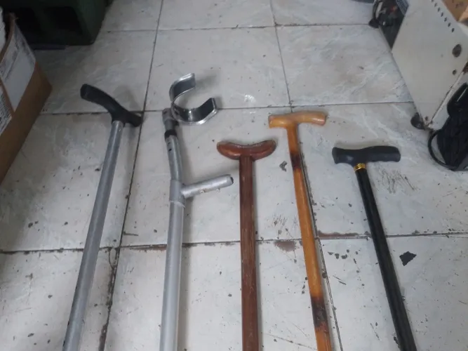 Moleta ou bengala 45$ cada.