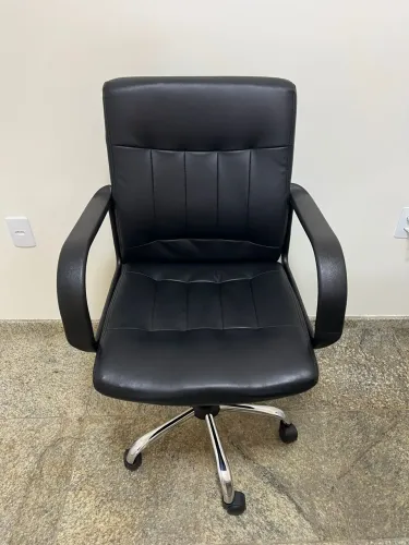 Cadeira Nova Excelente Qualidade 