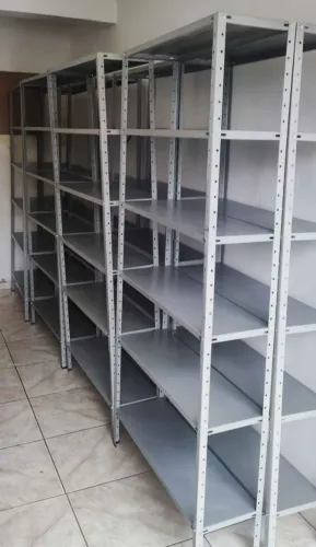 Prateleiras usadas 