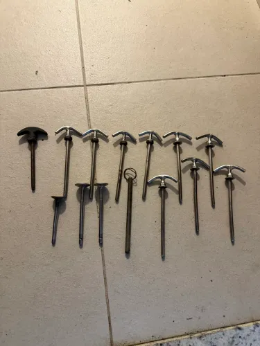 Pino para aparelhos de placas