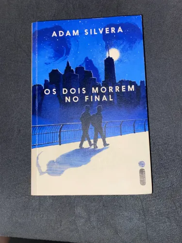 Livro os dois morrem no final 