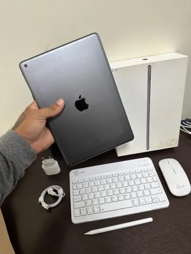 iPad 7 + Teclado + Pencil + Capinha + Caixa - Envio OLX Pay - Parcelo 18x e Aceito troca 