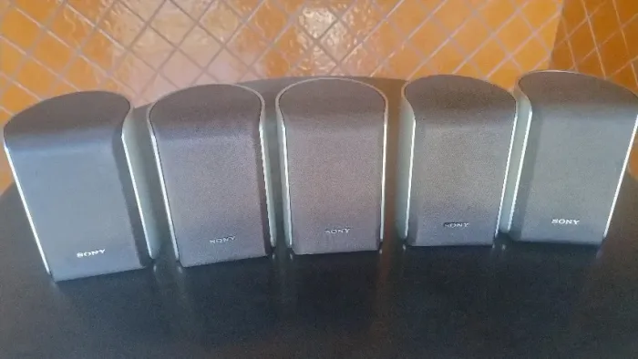 vendo 5 caixas acusticas sony modelo SSMS 566H, carcaça de aluminio.