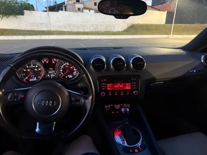 Audi TT 2.0 16V TFSI S-tronic 2011