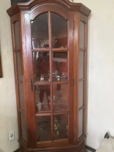 Cristaleira em madeira nobre - pagamento somente pix, altura 1,86
