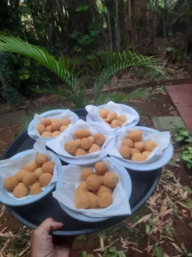 Salgados fritos na hora, no evento