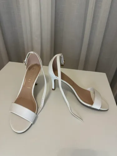 Sapato sandália salto branco