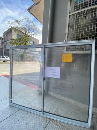 SUPER PRMOÇÃO - JANELA 2F 1,00X1.00 ALÚMINIO BRANCO
