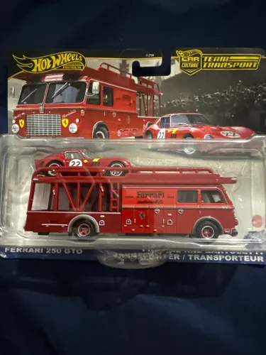 Hot Wheels Team Transport Ferrari 250 GTO