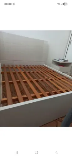 Cama Queem size laqueada  NOVA
