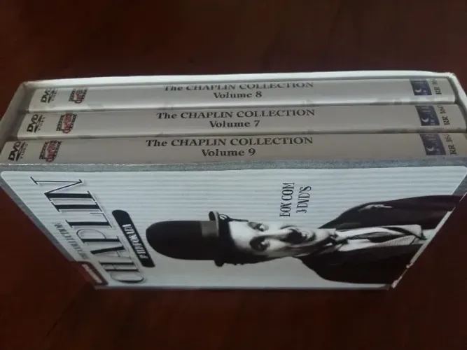 Dvds Charles Chaplin Caixas com 3 dvds em cada caixa
