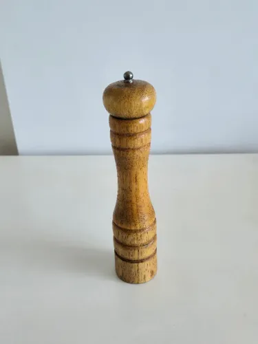 Moedor de Pimenta de Madeira de Carvalho Portátil