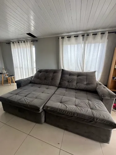 Sofá retrátil e reclinado 