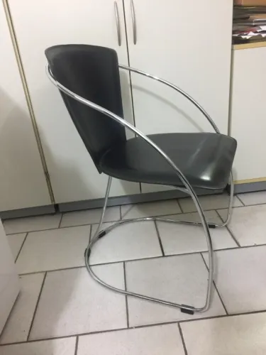 Cadeira para escritório com design moderno