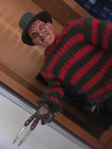 Action figure freddy krueger a hora do pesadelo neca tecido