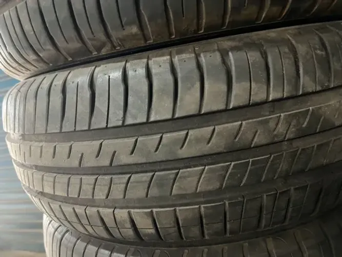 Pneu 195/60/15 Michelin 90 % Vida Util.