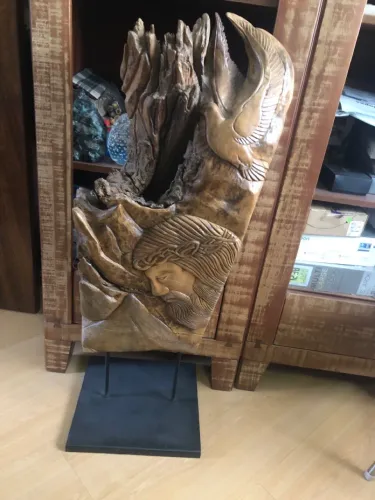 Escultura de Madeira - Jesus Cristo e Pomba