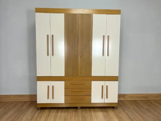 Guarda-Roupa Moderno e Espaçoso 10 portas!! L66m
