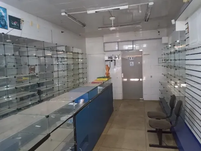 Prateleira de vidros 