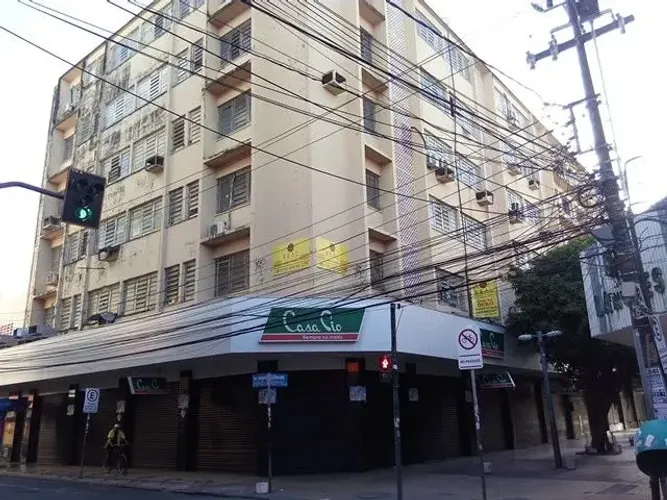 CENTRO RUA LIBERATO BARROSO 307 SALA APROXIMADAMENTE 30M² SALA, BANHEIRO.