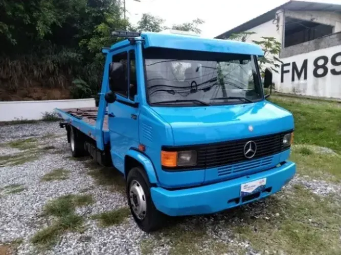 Mercedes-Benz 710 2012 guincho
