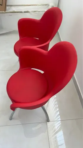 Par de Cadeiras Vermelhas Design Moderno