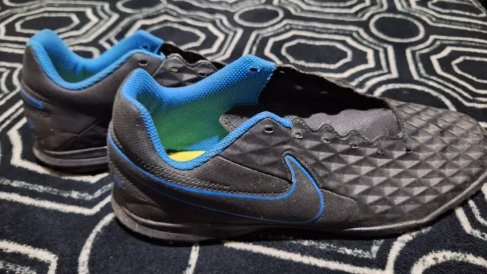 Chuteira Nike Tiempo Legend 8 Club Unissex