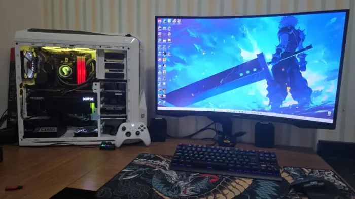 PC Gamer High-End: Ryzen 9 + RX 9060 XT 16GB + 64GB RAM + Monitor Odyssey G5 32"