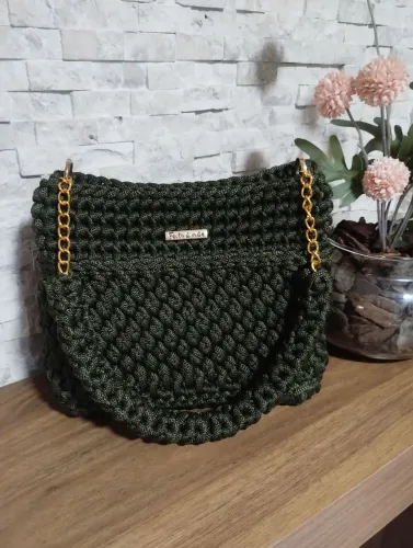 Bolsa verde em crochê