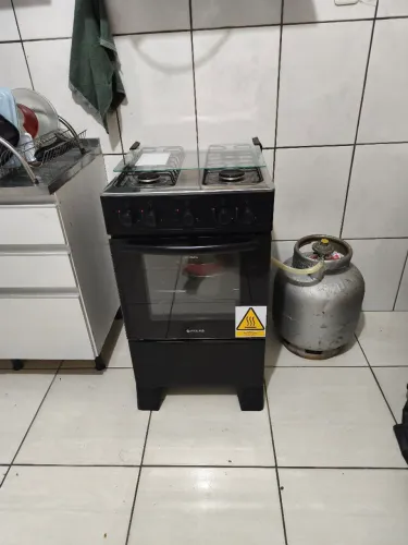 Fogão 4 bocas a gás com forno de 50 litros. (Acendimento manual)